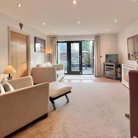 Central Spacious Ground Floor Flat With Courtyard Kingsbridge  Exterior photo