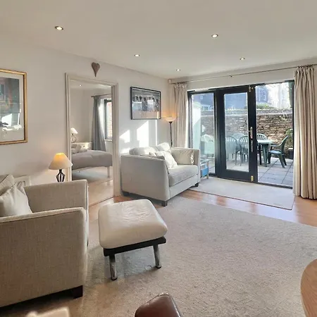 Central Spacious Ground Floor Flat With Courtyard Kingsbridge  Exterior photo