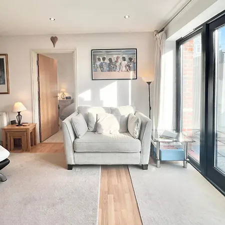 Central Spacious Ground Floor Flat With Courtyard Kingsbridge  Exterior photo