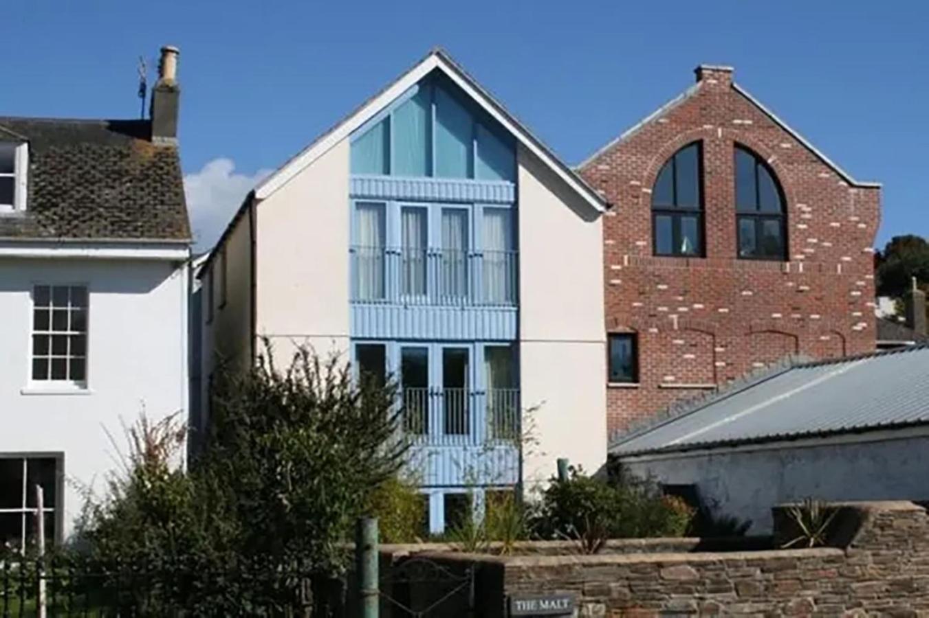 Spacious Ground Floor Flat With Courtyard Apartment Kingsbridge (Devon)