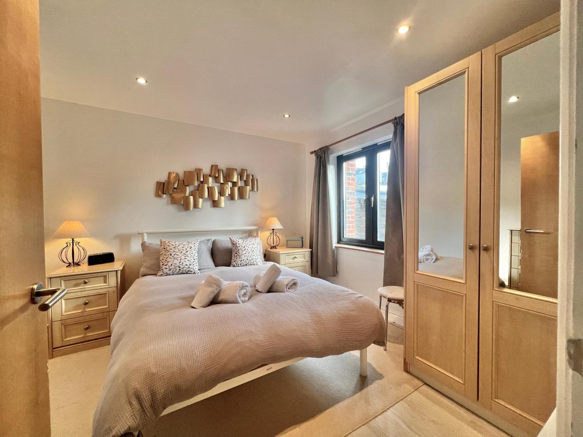 Spacious Ground Floor Flat With Courtyard Apartment Kingsbridge (Devon)