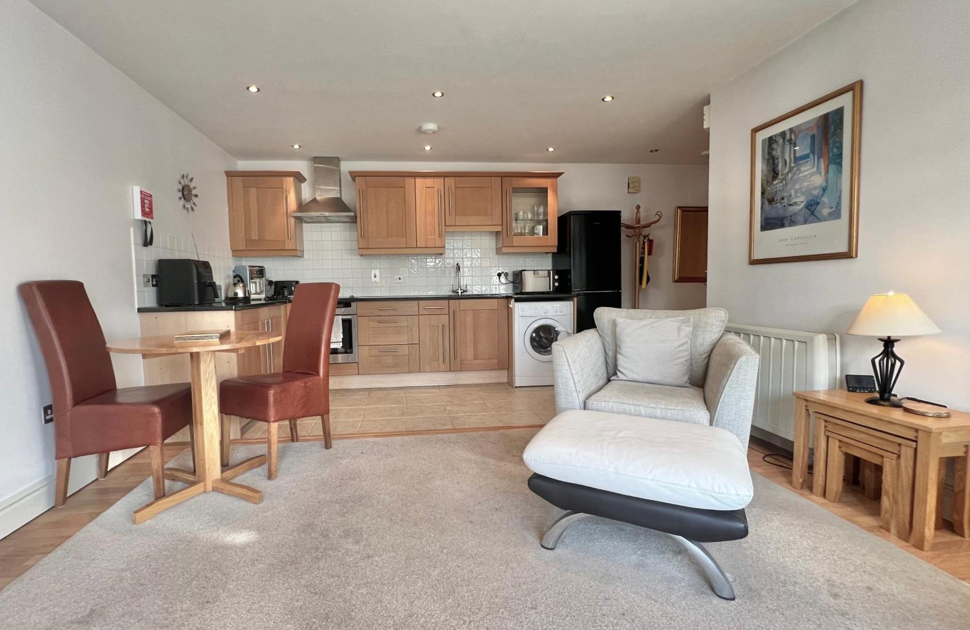 Spacious Ground Floor Flat With Courtyard Apartment Kingsbridge (Devon)